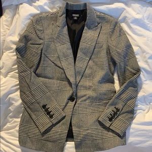 DKNY size 6 Tweed Blazer like new
